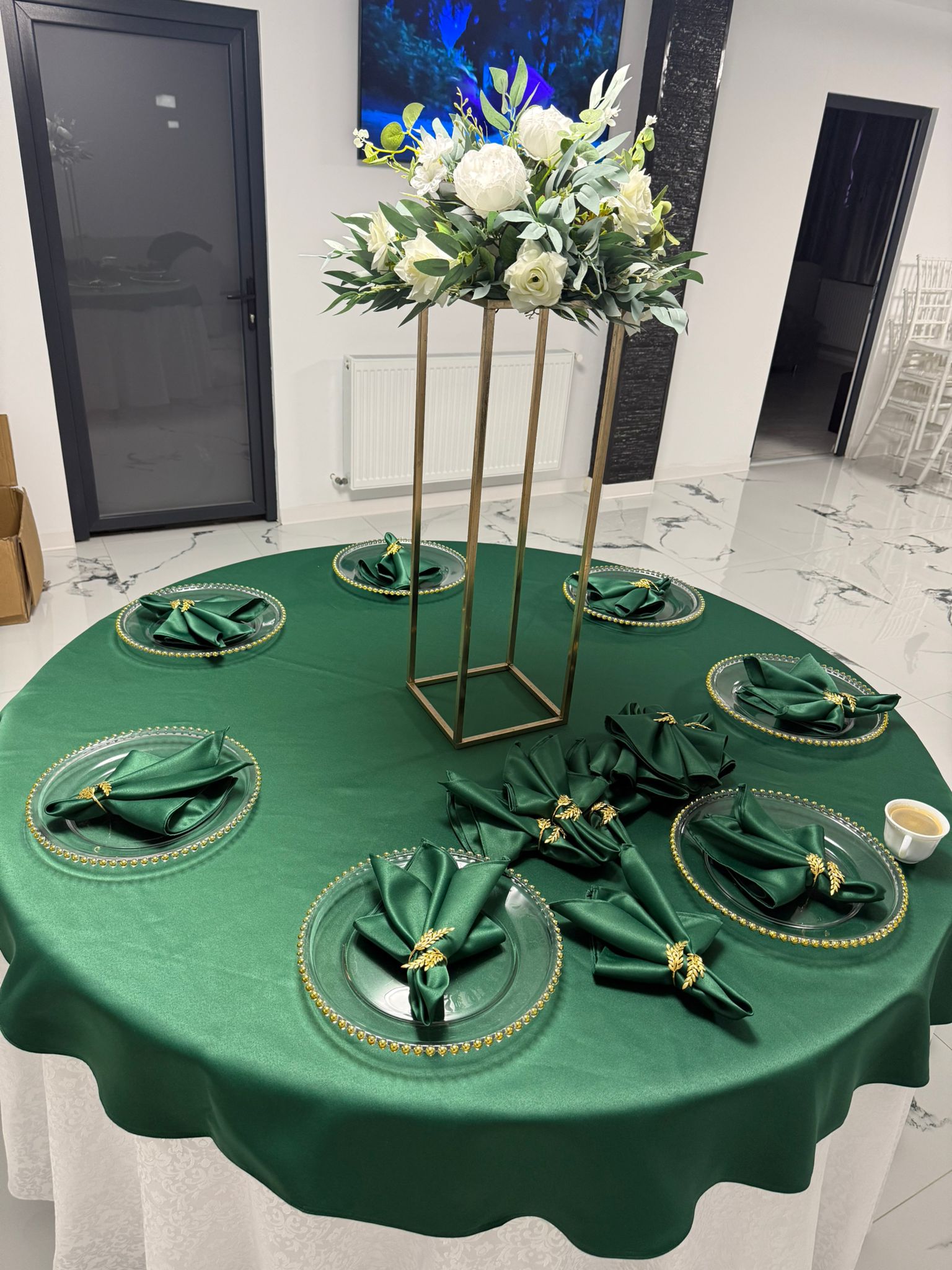 Închiriere față de masă verde satin 320cm evenimente București